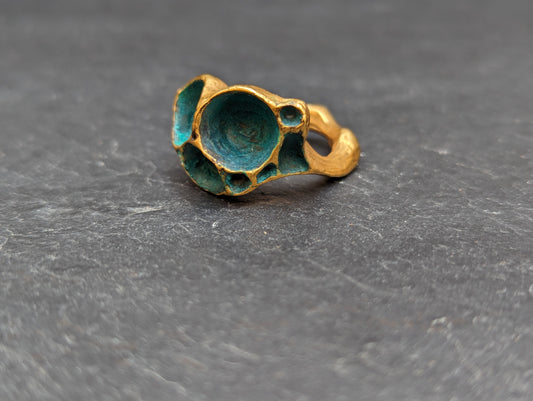 'Artefact' Statement ring in gold-Beca Beeby