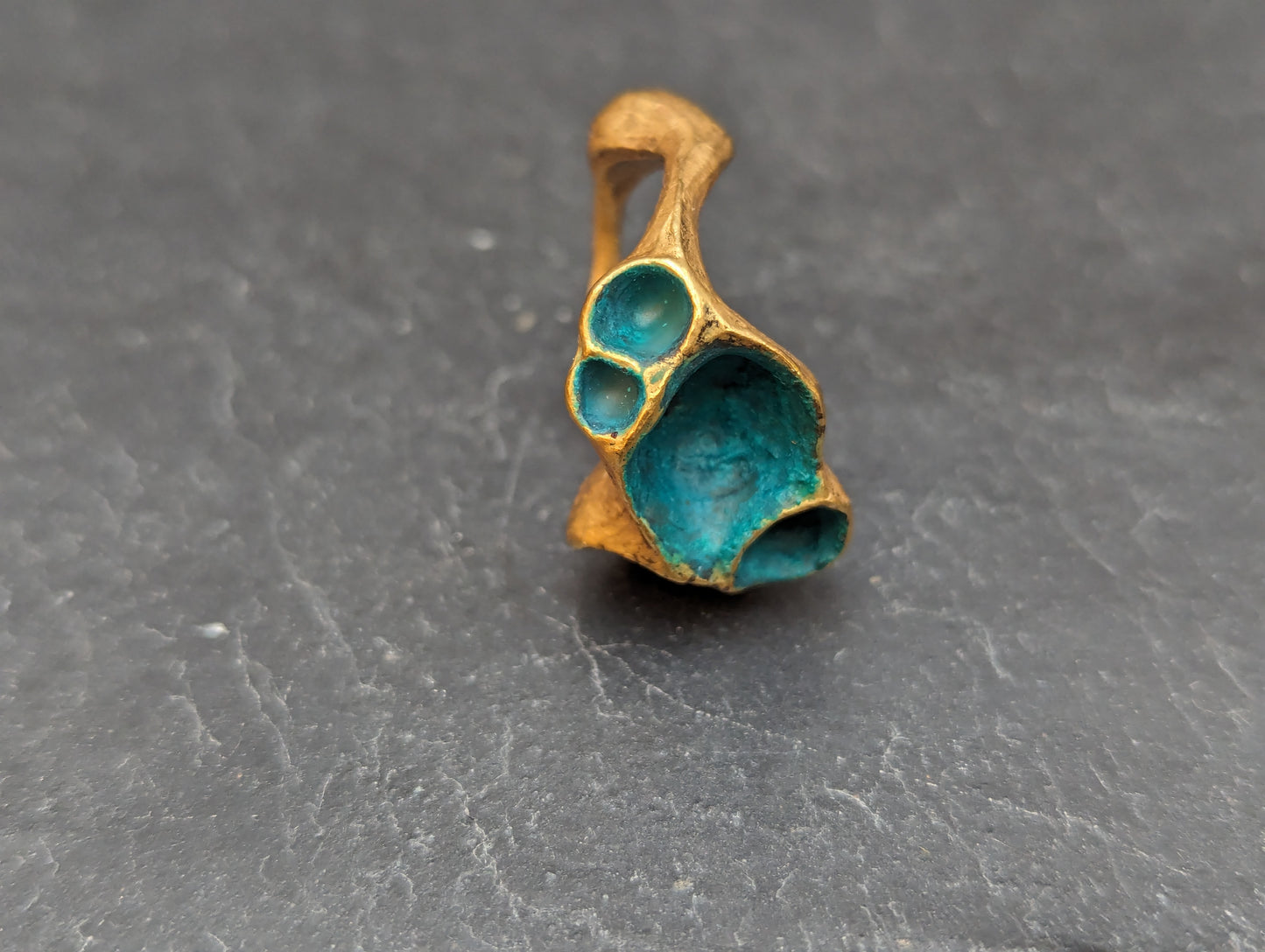 'Artefact' Statement ring in gold.-Beca Beeby