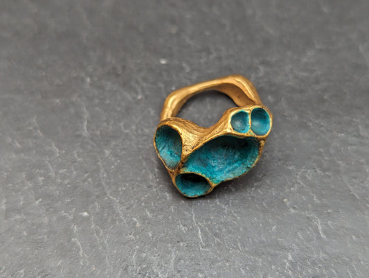 'Artefact' Statement ring in gold.-Beca Beeby
