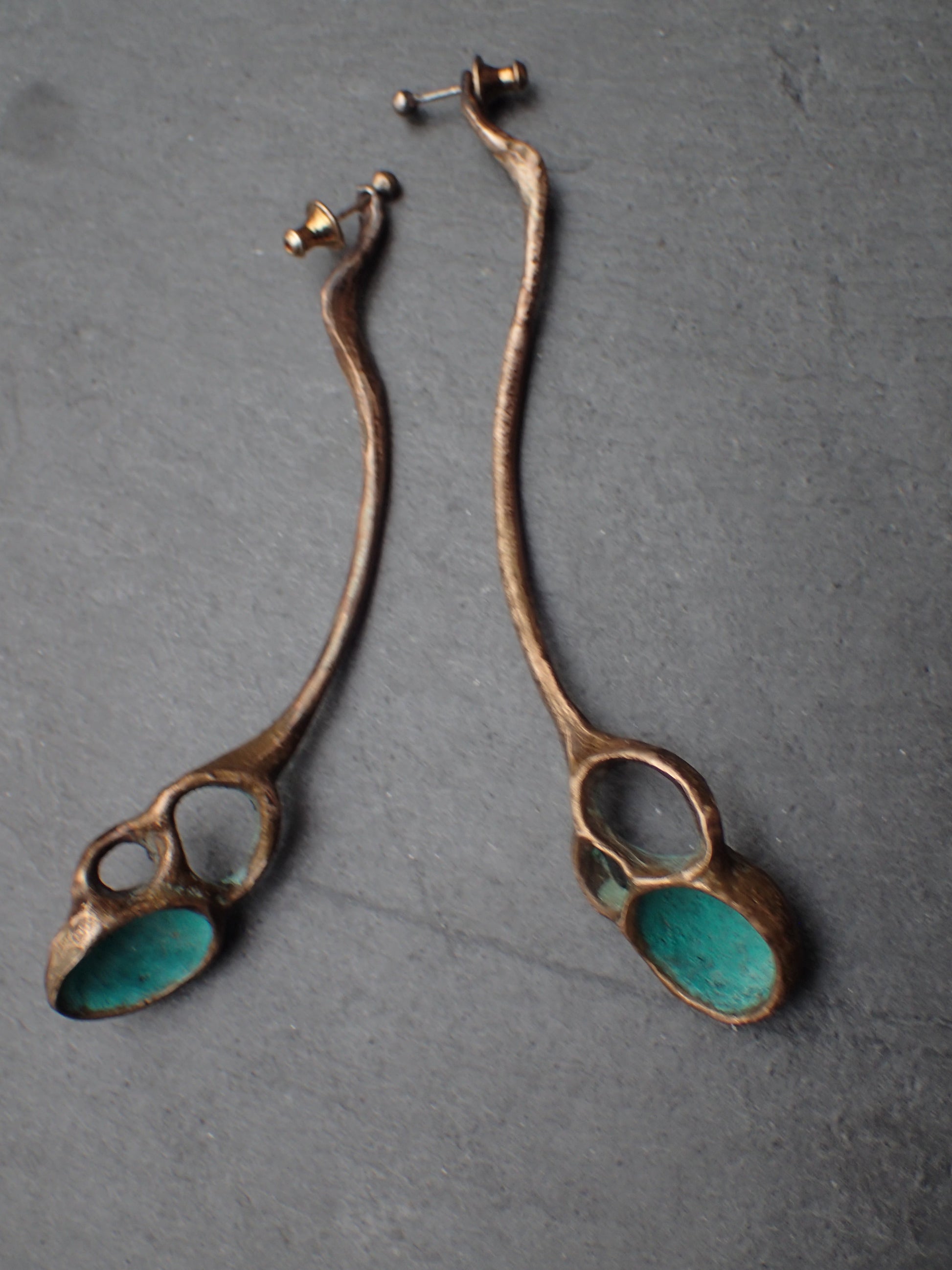 'Artefact' long earrings Bronze with Turquiose patina.-Beca Beeby